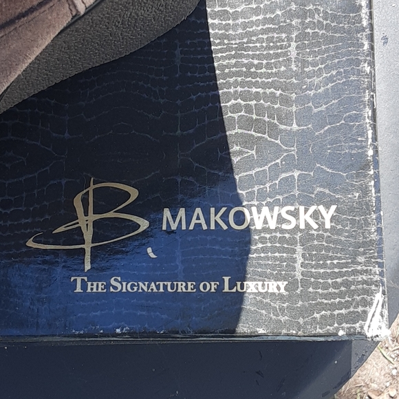 Shoes - Picture 3 of 4